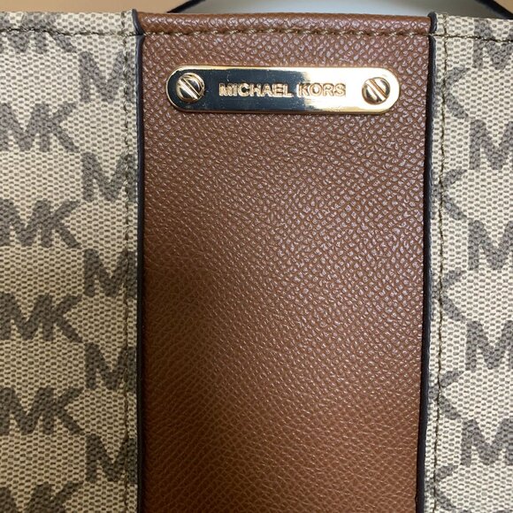 Michael Kors Logo Belt Bag - Picture 3 of 7